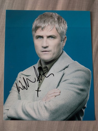 William will ash hand - hand, signed