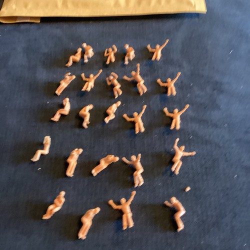 Mixed lot seated subbuteo - mixed,