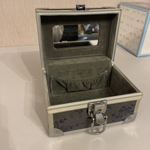 Vintage hard shell vanity - hard, case