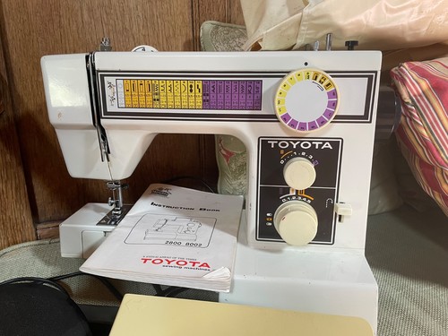 Vintage toyota 2800 - 2800, sewing