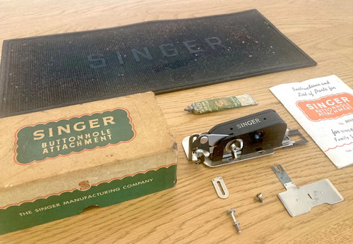 Boxed singer buttonhole - *boxed*,
