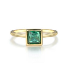 Ladies 9 Carat Gold on 925 Sterling Silver Princess Cut Emerald Solitaire Ring