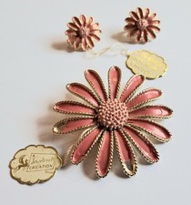 Vintage Jewelcraft Brooch And