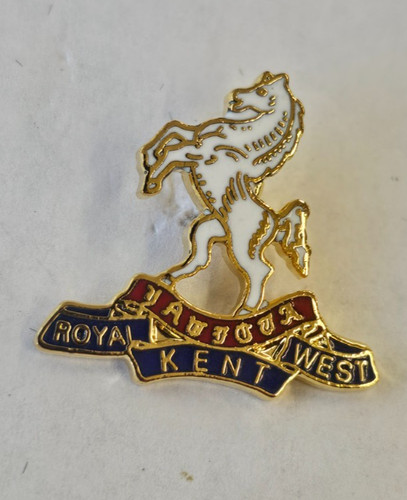 Lapel badge queen - lapel,