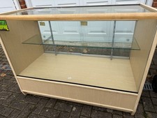 shop display counter 