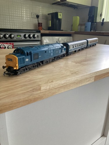 Gauge blue diesel loco - oo,