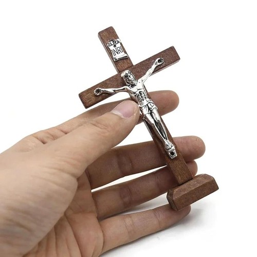Wooden catholic jesus - jesus, w