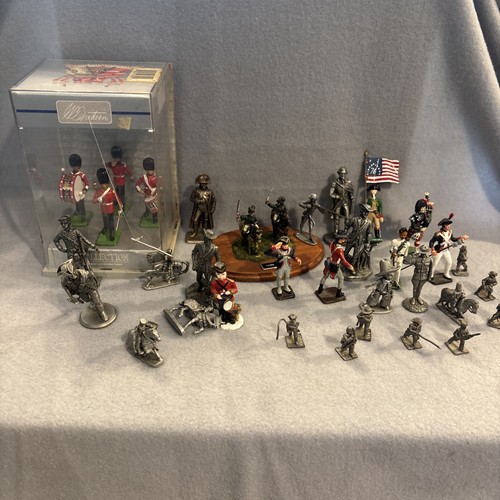 Pewter soldier figurines - ,