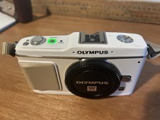 Olympus Pen E-P1  micro 4/3 (MFT) camera in white, body only