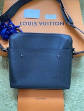 LOUIS VUITTON M30236 Taiga