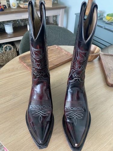 Sendra leather embroidered - leather,