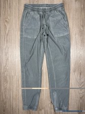 ATHLETA WOMEN'S CYPRESS GREEN