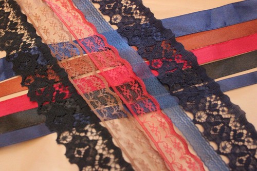 Mixed colours ribbon - &, lace