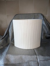 KELLY HOPPEN VINTAGE VASE WHITE RIBBED MATTE Lot 1 