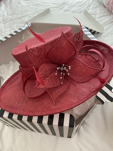 Beautiful burgundy red hat for - burgundy,