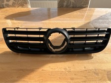 VOLKSWAGEN POLO 9N3 Grille