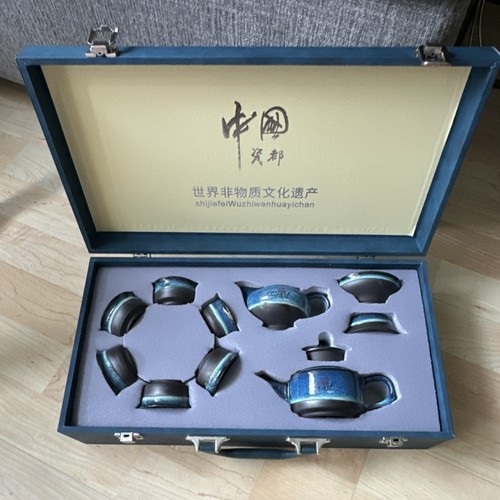 Blue glossy ceramic - blue,