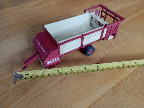 Britains farm toy - britains,