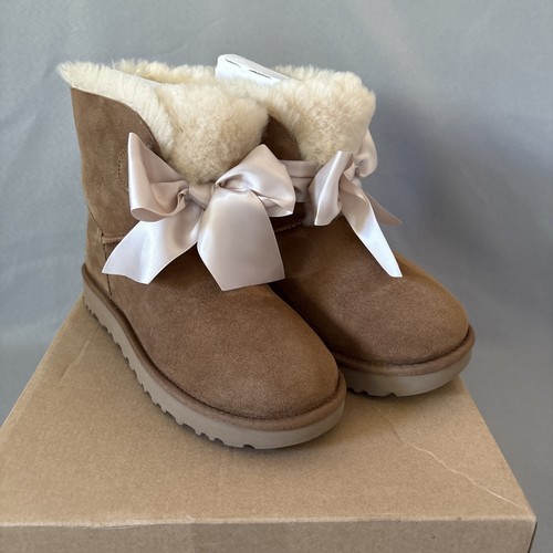 Womens ugg boots gita - sz, 7