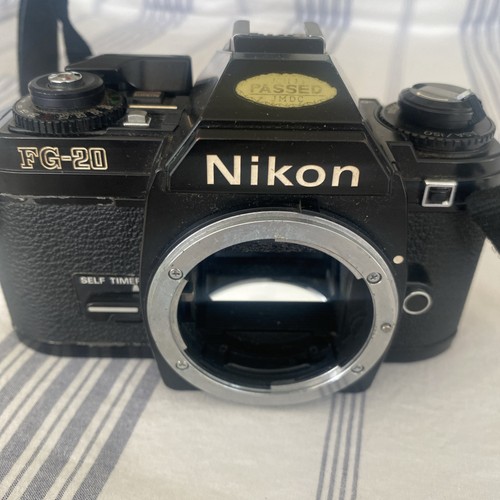 Nikon film camera - fg-20,