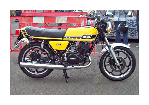 Yamaha 250 yellow - 250, b