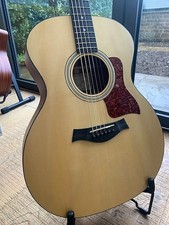 Taylor 214e Acoustic Guitar - Natural, Excellent Condition - no marks