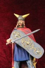Painted figure of Celtic  Chieftain  Cassivellaunus in 120 mm on a scenic base.