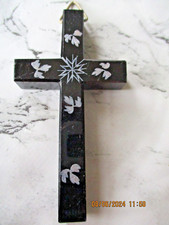 ANTIQUE VICTORIAN C 1890 RELIGIOUS WALL CROSS ,  GLASS , BLACK , FLORAL