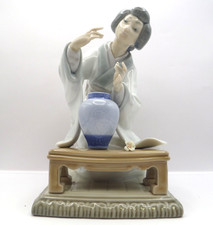 Lladro 4840 Japanese Geisha