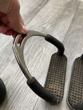 Flexi Stirrups Size 5" Hardly Used Exc Condition.