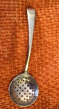 GEORGIAN SILVER SUGAR SIFTER