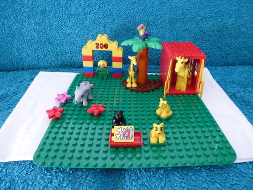 Lego duplo zoo with animal - zoo,