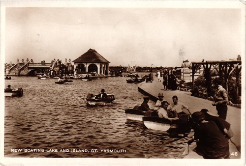 Boating lake island great - &,