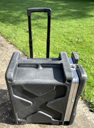 Skb roll rack case - skb, wheels