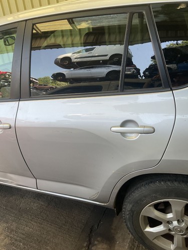 Toyota rav mk3 ala30 door - toyota,