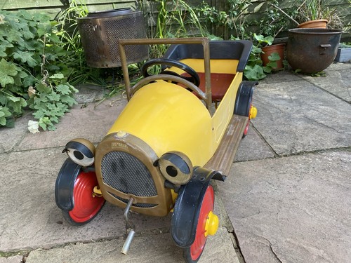Brum peddle car