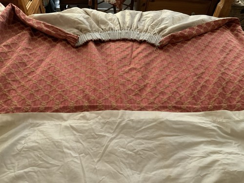 Single large vtg damask - single,
