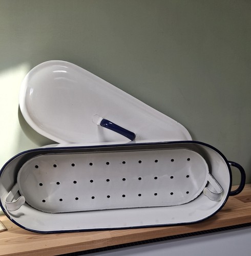 Large vintage enamel oval - large,