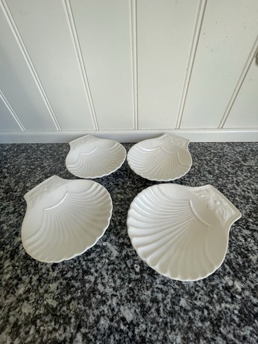 White ceramic scallop shell - white,