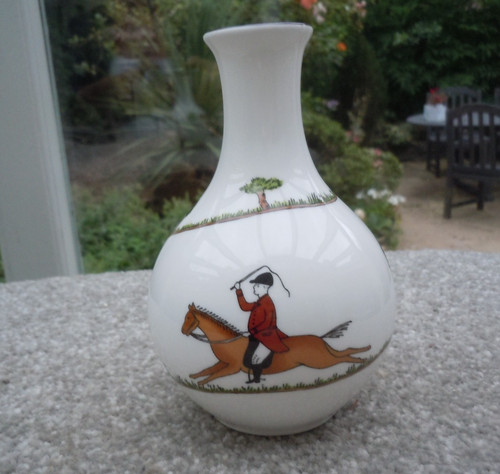 Wedgwood hunting scenes - hunting, vase