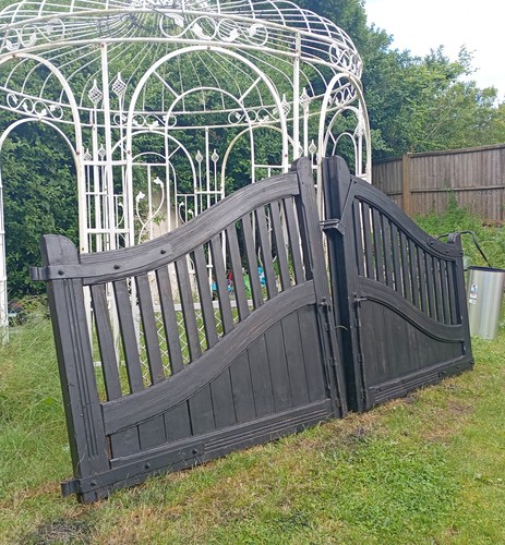 Driveway gates swan - neck,