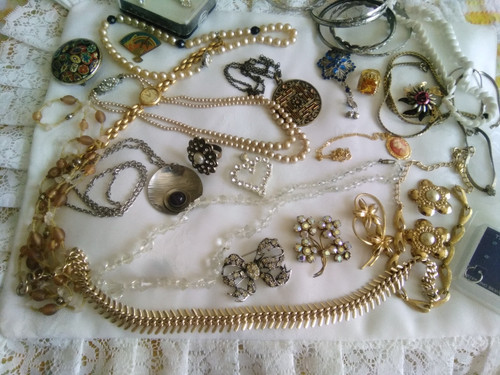 Job lot costume jewellery some - lot,