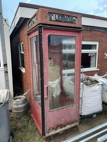 Red telephone box kiosk - k8,