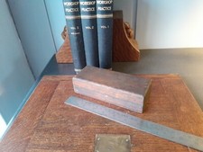 VINTAGE NATURAL SHARPENING