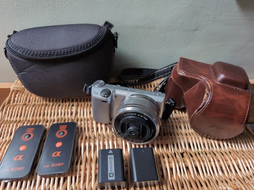Sony alpha nex mirrorless - nex-5r,