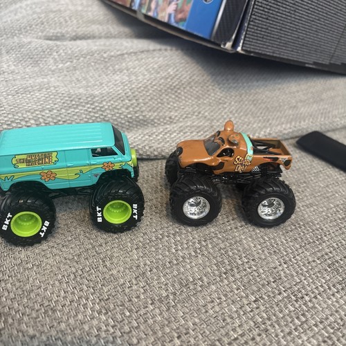 Monster jam scooby doo - scooby, vs