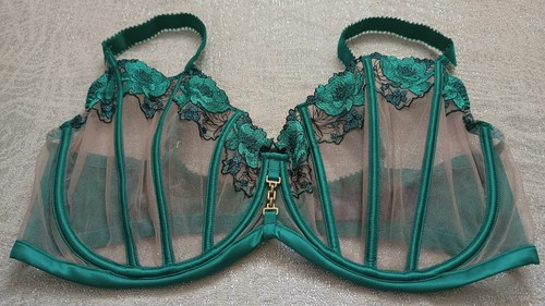 Ann summers caged wired and - summers,