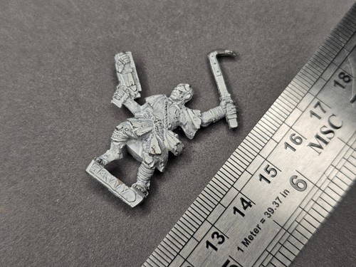 Necromunda scavvy ganger with - necromunda,