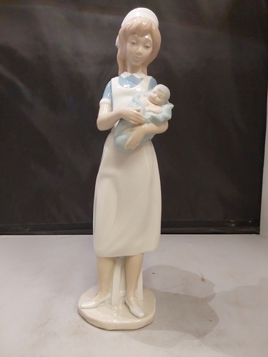 Lladro nao 709 nurse - 709,