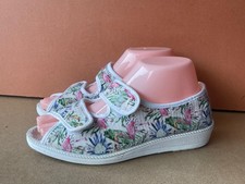 Millie Extra-wide Fit Women's Floral Print Hook & Loop Strap Sandals Size 38 A60